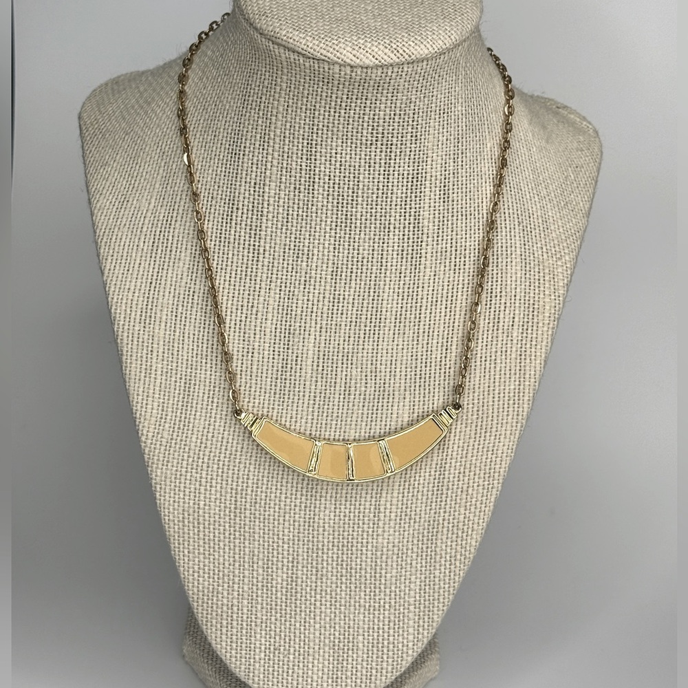 🚨3 for $15🚨 Sarah Coventry Enamel Necklace